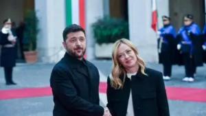 Zelenszkij Olaszországban: Találkozó a pápával és békejavaslatok megvitatása