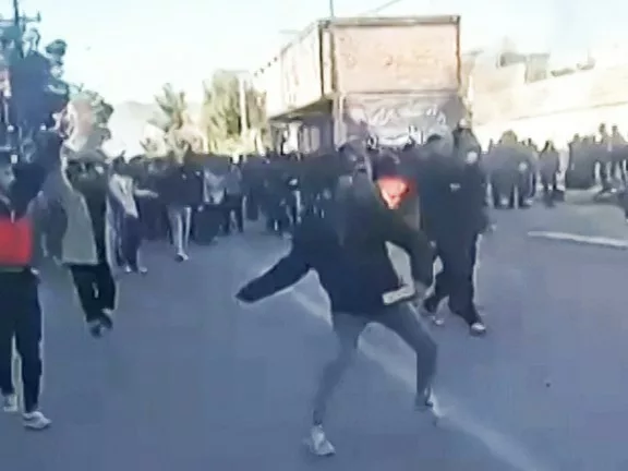 Trump Támogatja Az Iráni Tüntetőket - Teherán Fenyegetőzik