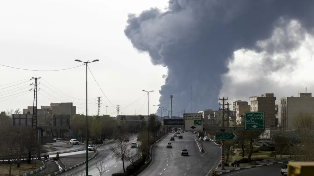 Az Egyesült Államok Intenzív Bombázása Kharg-szigetén és a Nemzetközi Koalíció Tervei