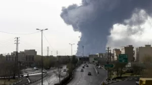 Az Egyesült Államok Intenzív Bombázása Kharg-szigetén és a Nemzetközi Koalíció Tervei