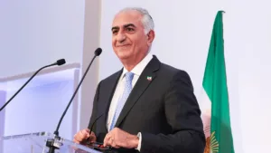 Az iráni korona hercege, Reza Pahlavi, száműzetésben kész Irán élére állni