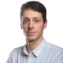 Ingatlanmágnás könnyek között a bíróságon: Milliós zsarolási ügy mélypontjai