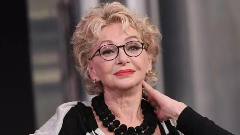 Méltó búcsú Enrica Bonaccorti-tól: Ünnepélyes temetés a művészek templomában