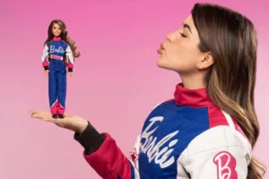 Mexikói NASCAR-pilóta saját Barbie babát kapott