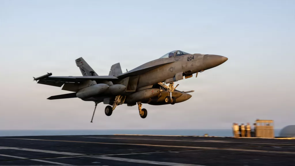 Szétbombázzák Irán fővárosát, Katar katasztrófára figyelmeztet, Trump végleges kapitulációt vár - Híreink az iráni háborúról pénteken