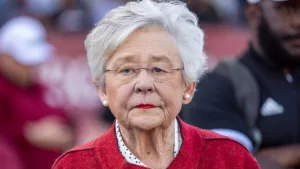 Alabama kormányzójának egészségügyi állapota: Kay Ivey gyors felépülést tervez