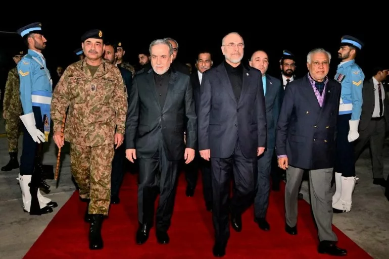 Béketárgyalások Irán és az USA között: Megérkeztek az iráni tisztviselők Islamabadba