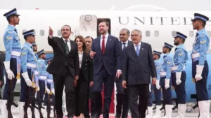 Cím: Feszült tárgyalások Iránban: Trump a Hormuzi-szoros biztosítását sürgeti