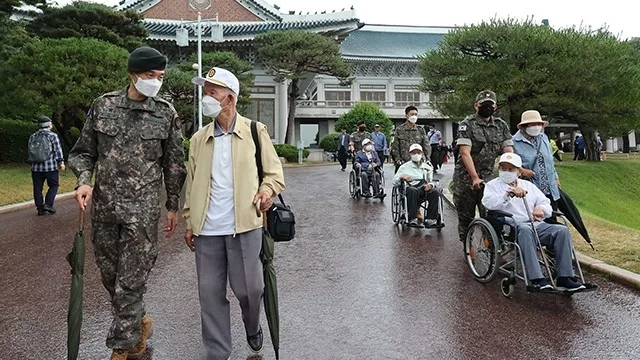 Dél-Korea Megemlékezést Tartott a Koreai Háború Volt Hadifoglyai és Családjaik Számára