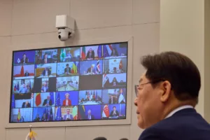 Dél-Koreai Elnök Biztonságos Átjárásért Az Hormuzi-szorosban