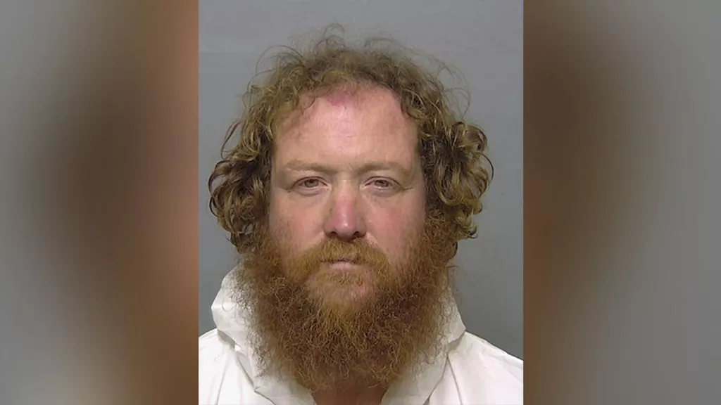 Florida-i Férfi Lőtte Meg Barátnőjét, Majd a Medencében Bújt El