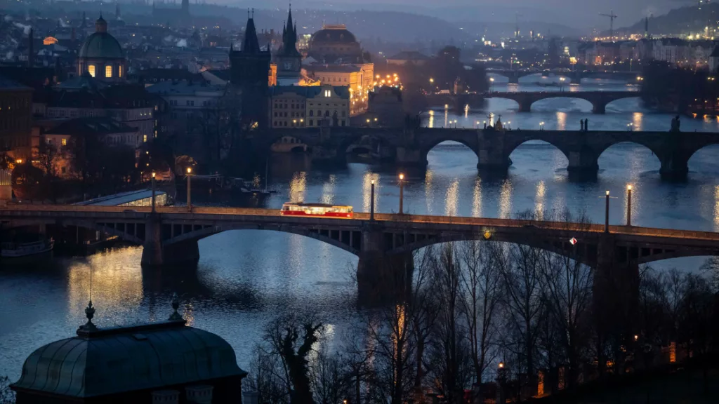 Kreml Fenyegetései Hatására Csehország Cselekszik