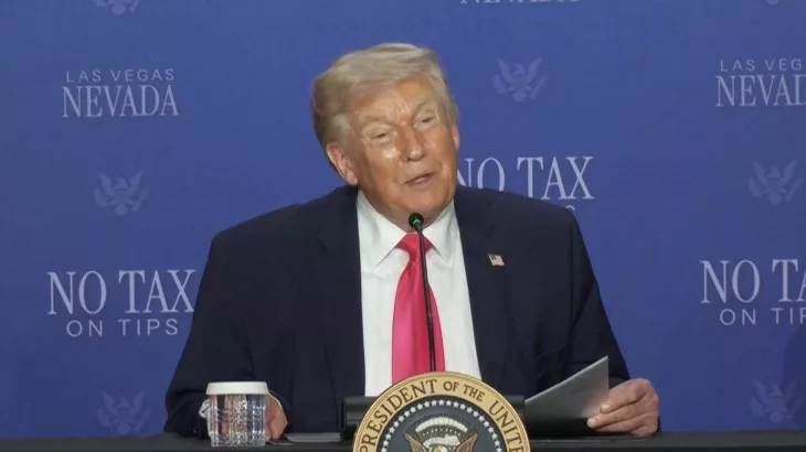 Trump a háborút "kis kitérőnek" nevezte