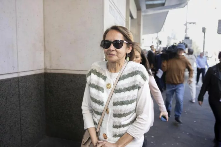 Újabb fordulat a sydney-i dvojno gyilkossági ügyben: a vádlott édesanyját is letartóztatták