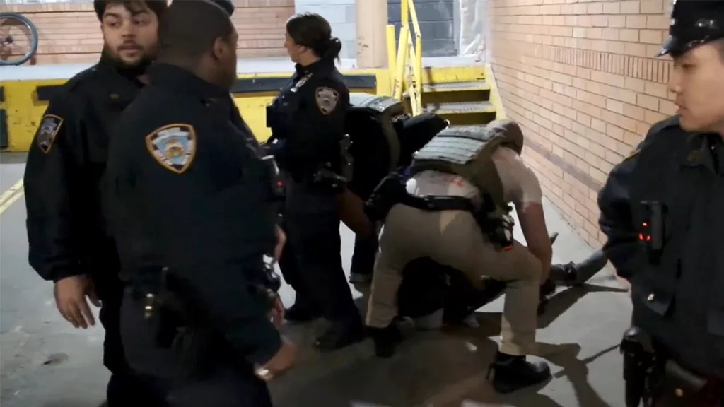 Tüntetők Letartóztatása Brooklynban: Ellenállás az ICE Akciója Ellen
